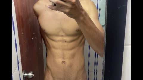 Snapshot of davidth000 chatting on 17, 10, 2025 davidth000 online show from 17, 10, 2025