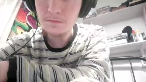 Snapshot of davidwood666 chatting on 3, 11, 2025 davidwood666 online show from 3, 11, 2025