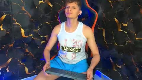 davilap toyboy online show from 17, 1, 2026