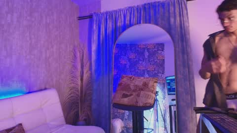 Snapshot of davis_saint chatting on 9, 4, 2026 Davis online show from 9, 4, 2026