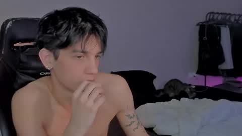 davis online show from 30, 1, 2025