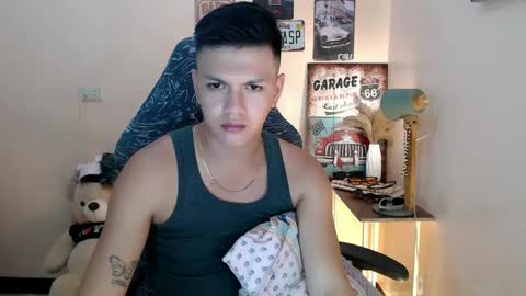 Snapshot of dax_x chatting on 4, 1, 2025 JC LOVER BOY online show from 4, 1, 2025