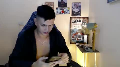 Snapshot of dax_x chatting on 4, 1, 2025 JC LOVER BOY online show from 4, 1, 2025