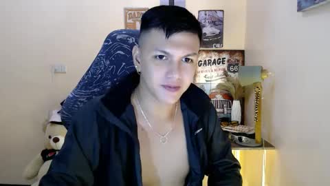 Snapshot of dax_x chatting on 4, 1, 2025 JC LOVER BOY online show from 4, 1, 2025