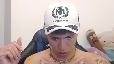 Snapshot of daxonreyy_ chatting on 2, 4, 2026 Daxon online show from 2, 4, 2026