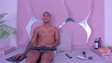 Snapshot of daylesandharry chatting on 10, 10, 2025 daylesandharry online show from 10, 10, 2025