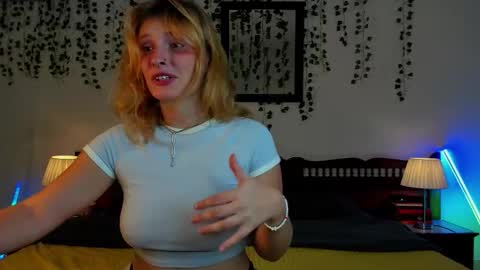 Snapshot of dayna_sunset chatting on 17, 9, 2025 dayna_sunset online show from 17, 9, 2025