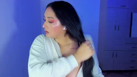 Snapshot of daysi_glow chatting on 5, 6, 2026 online show from 5, 6, 2026