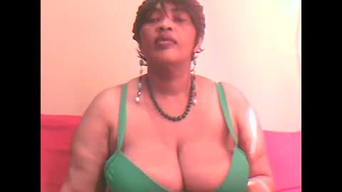 Snapshot of ddboobsnipples chatting on 4, 4, 2026 ddboobsnipples online show from 4, 4, 2026