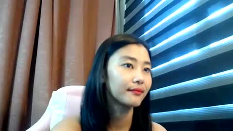 Snapshot of de_amore chatting on 13, 10, 2025 Angel online show from 13, 10, 2025