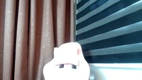 Snapshot of de_amore chatting on 25, 10, 2025 Angel online show from 25, 10, 2025