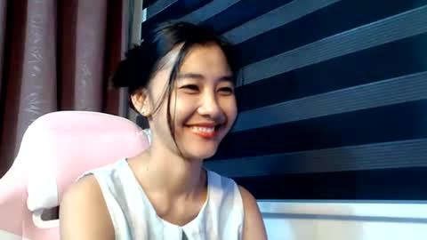 Snapshot of de_amore chatting on 28, 10, 2025 Angel online show from 28, 10, 2025