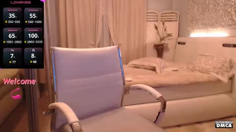 Snapshot of dealux_ chatting on 22, 2, 2025 DeaLux online show from 22, 2, 2025
