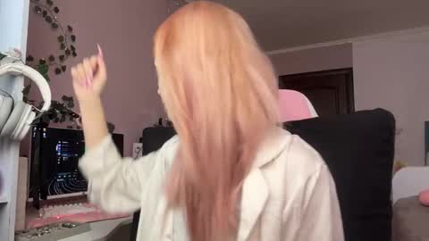 Maggie online show from 26, 4, 2026