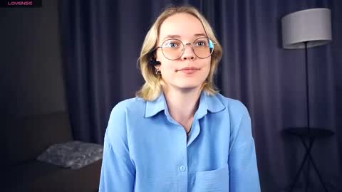 Snapshot of deannmaslen chatting on 8, 9, 2025 Charlie 18yo online show from 8, 9, 2025