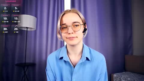 Charlie 18yo online show from 1, 10, 2025