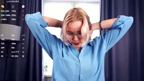 Charlie 18yo online show from 10, 10, 2025