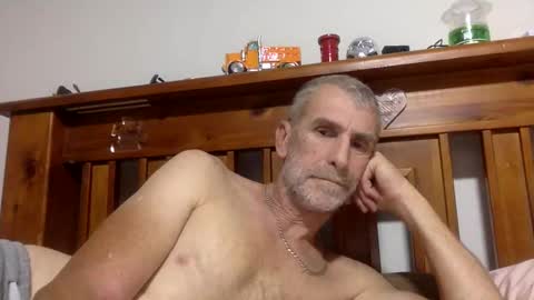 Snapshot of deanofflove2210 chatting on 7, 1, 2025 deanofflove2210 online show from 7, 1, 2025