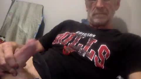 deanofflove221000 online show from 5, 10, 2025