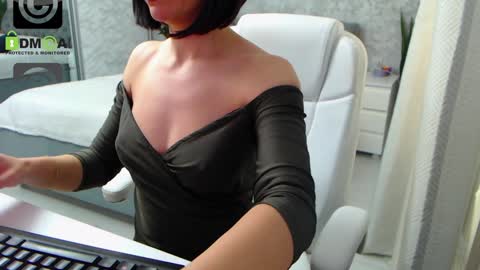 Snapshot of dear_ellisse chatting on 7, 1, 2025 Elly online show from 7, 1, 2025