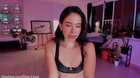 Snapshot of deargrey chatting on 18, 10, 2025 Leyla Grey online show from 18, 10, 2025