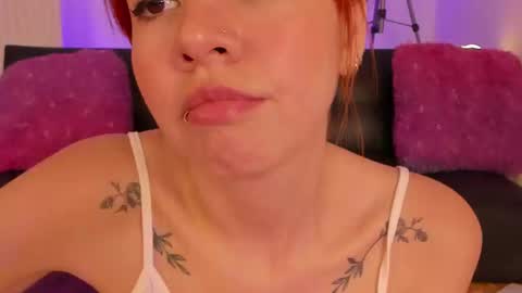 Snapshot of dearmilu28 chatting on 23, 12, 2024 dearmilu28 online show from 23, 12, 2024