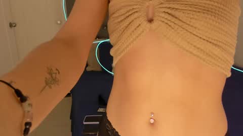 Snapshot of dearmilu28 chatting on 16, 1, 2025 dearmilu28 online show from 16, 1, 2025