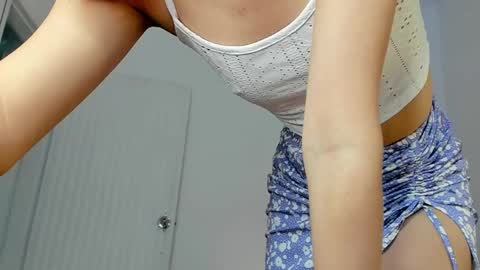 Snapshot of dearmilu28 chatting on 12, 2, 2025 dearmilu28 online show from 12, 2, 2025
