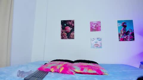 Snapshot of debbie_hans chatting on 28, 10, 2025 debbie_hans online show from 28, 10, 2025