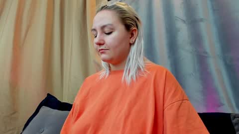 Debbie Mon Tue Fri Sun Sat GMT 3 1000am - 0400pm  online show from 12, 12, 2024