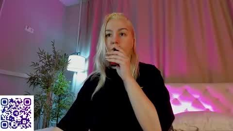 Debbie Mon Tue Fri Sun Sat GMT 3 1000am - 0400pm  online show from 27, 11, 2025