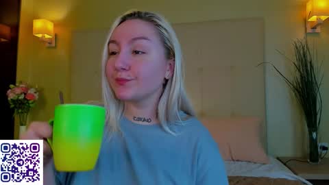 Debbie Mon Tue Fri Sun Sat GMT 3 1000am - 0400pm  online show from 18, 1, 2026