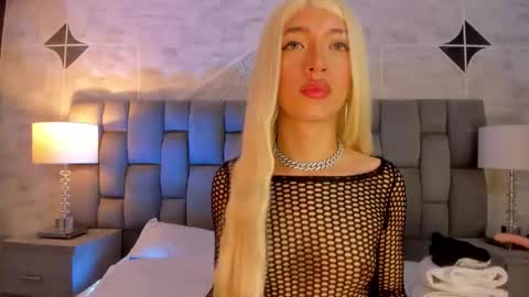 DeboraCooper online show from 19, 3, 2026