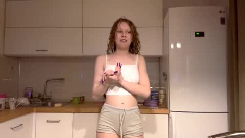 Snapshot of deboramcdonnall chatting on 22, 12, 2025 Hello My name is Sarah im new model here and little but shy. online show from 22, 12, 2025