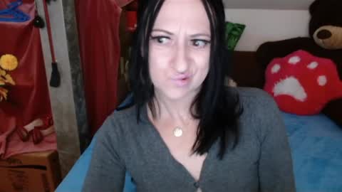 DebraMilf online show from 19, 1, 2025