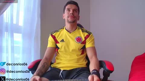 Snapshot of deconrios chatting on 12, 10, 2025 Santiago online show from 12, 10, 2025