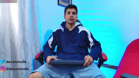 Snapshot of deconrios chatting on 12, 1, 2026 Santiago online show from 12, 1, 2026