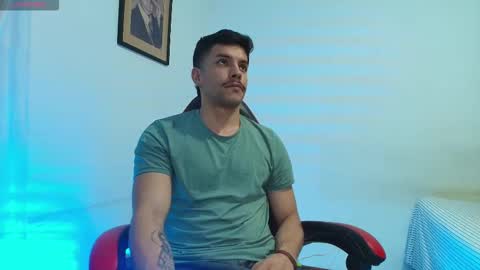 Snapshot of deconrios chatting on 2, 2, 2026 Santiago online show from 2, 2, 2026