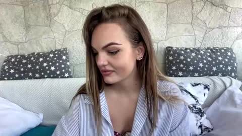 deeplookscouple online show from 8, 10, 2025