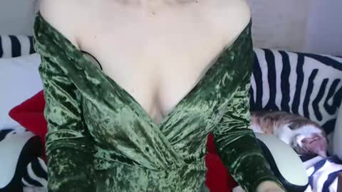 KamiDevi online show from 1, 1, 2025