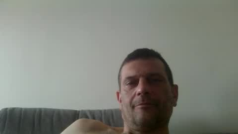 Snapshot of defloy chatting on 1, 12, 2025 Defloy online show from 1, 12, 2025