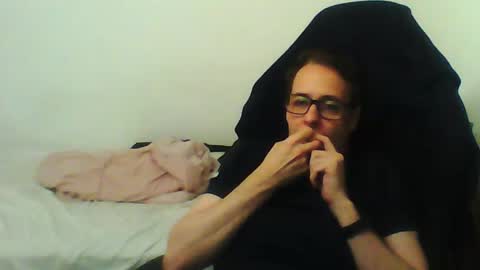 Snapshot of deimosmad chatting on 20, 12, 2025 deimosmad online show from 20, 12, 2025