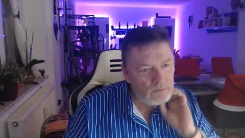 Snapshot of deinprinz2312 chatting on 23, 12, 2024 deinprinz2312 online show from 23, 12, 2024