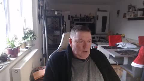 Snapshot of deinprinz2312 chatting on 1, 1, 2025 deinprinz2312 online show from 1, 1, 2025