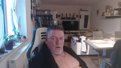Snapshot of deinprinz2312 chatting on 10, 1, 2025 deinprinz2312 online show from 10, 1, 2025