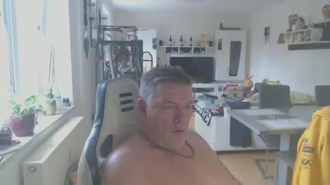 Snapshot of deinprinz2312 chatting on 14, 1, 2025 deinprinz2312 online show from 14, 1, 2025