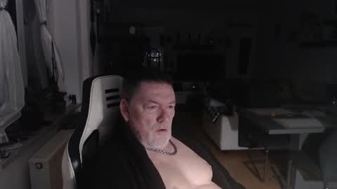 Snapshot of deinprinz2312 chatting on 19, 1, 2025 deinprinz2312 online show from 19, 1, 2025