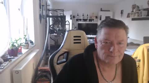 Snapshot of deinprinz2312 chatting on 11, 2, 2025 deinprinz2312 online show from 11, 2, 2025