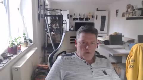 Snapshot of deinprinz2312 chatting on 13, 2, 2025 deinprinz2312 online show from 13, 2, 2025