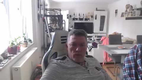 Snapshot of deinprinz2312 chatting on 14, 2, 2025 deinprinz2312 online show from 14, 2, 2025